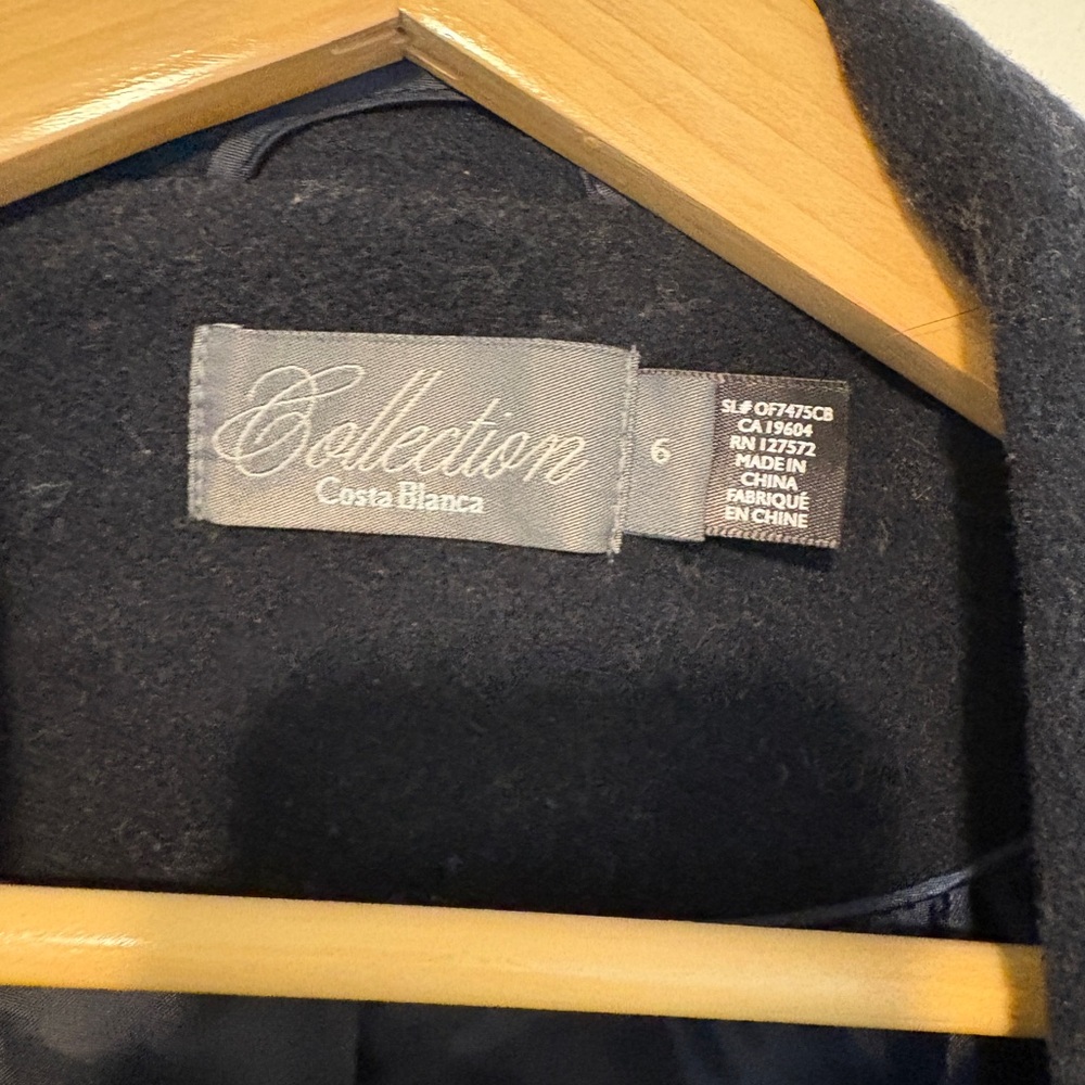 Costa Blanca Trench Coat - Picture 2 of 6